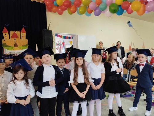 Slubowanie uczniow klas pierwszych.