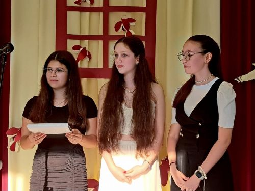 Uroczyste zakonczenie roku szkolnego dla klasy osmej.jpg2