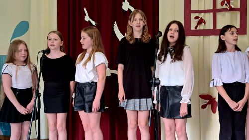 Uroczyste zakonczenie roku szkolnego dla klasy osmej.jpg6