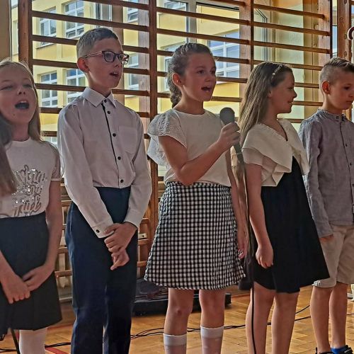 Uroczyste zakonczenie roku szkolnego dla klas 1-3.jpg6