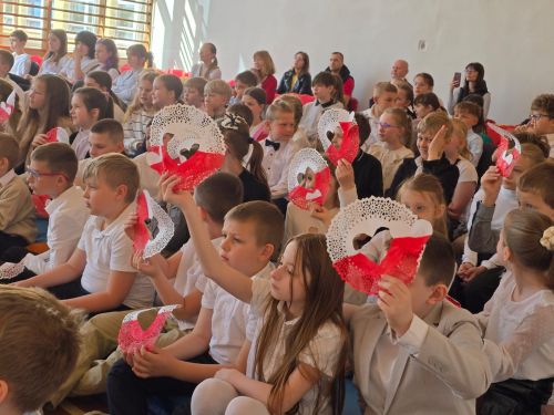 Uroczysty apel z okazji 3 maja (6)