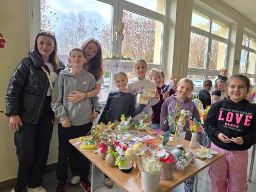 Kiermasz wiosenno - wielkanocny w SP7 (4)