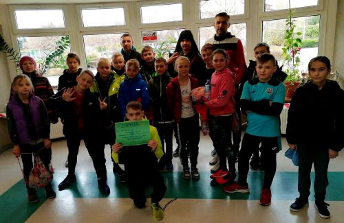 Reprezentaci Szkoly Podstawowej nr 7 w Mistrzostwach Miasta Konina w Druzynowych Biegach Przelajowych.