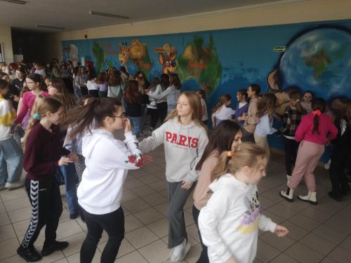 Uczniowie Szkoly Podstawowej nr 7 tancza belgijke (3)