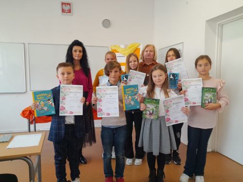 DZIEN GLOSNEGO CZYTANIA