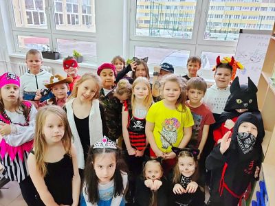 Uczniowie Szkoly Podstawowej nr 7 w Koninie podczas balu karnawalowego (8)