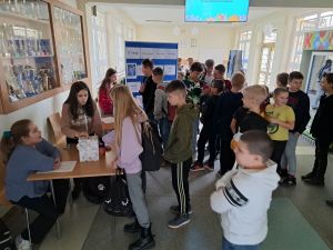 Uczniowie SP7 podczas Miedzynarodowego Dnia Jezyka Ojczystego