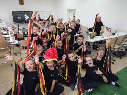 71397787 2503893553004126 5824092339047497728 n