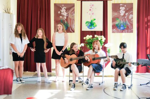 Uroczyste zakonczenie roku szkolnego klas 8a i 8b (3)