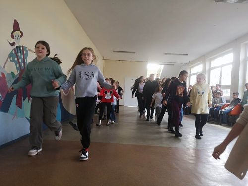 Uczniowie Szkoly Podstawowej nr 7 tancza belgijke (4)